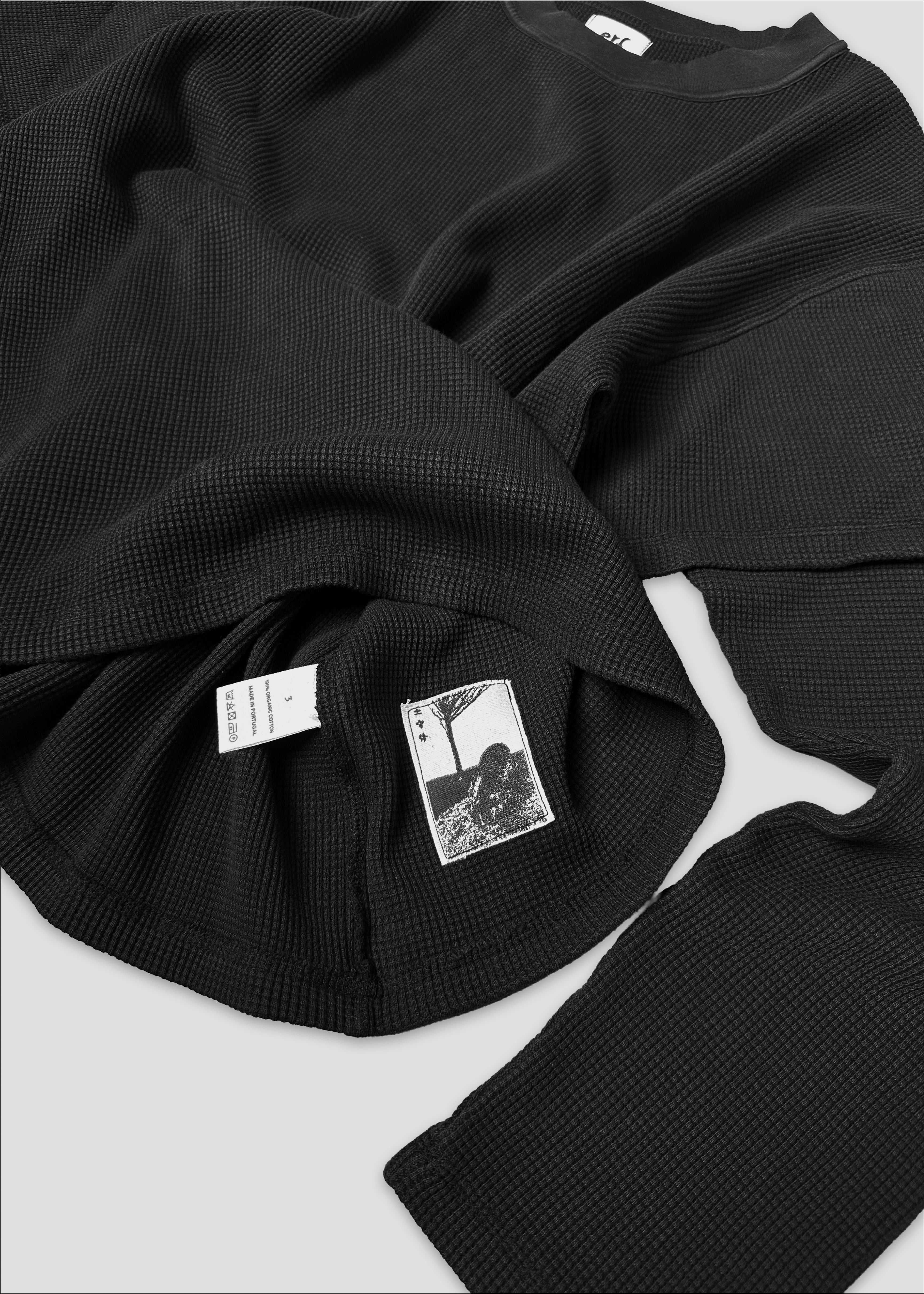 hada longsleeve - sumi black